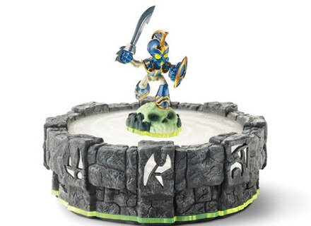 Figura Skylanders mostrando base e chip / boneco no Portal of Power